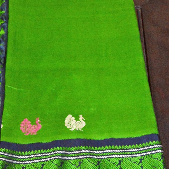 *** PRETTY GREEN KANJEEVARAM PURE SILK  SARI PEACOCK MOTIFS + FREE GIFT* - Picture 7 of 9